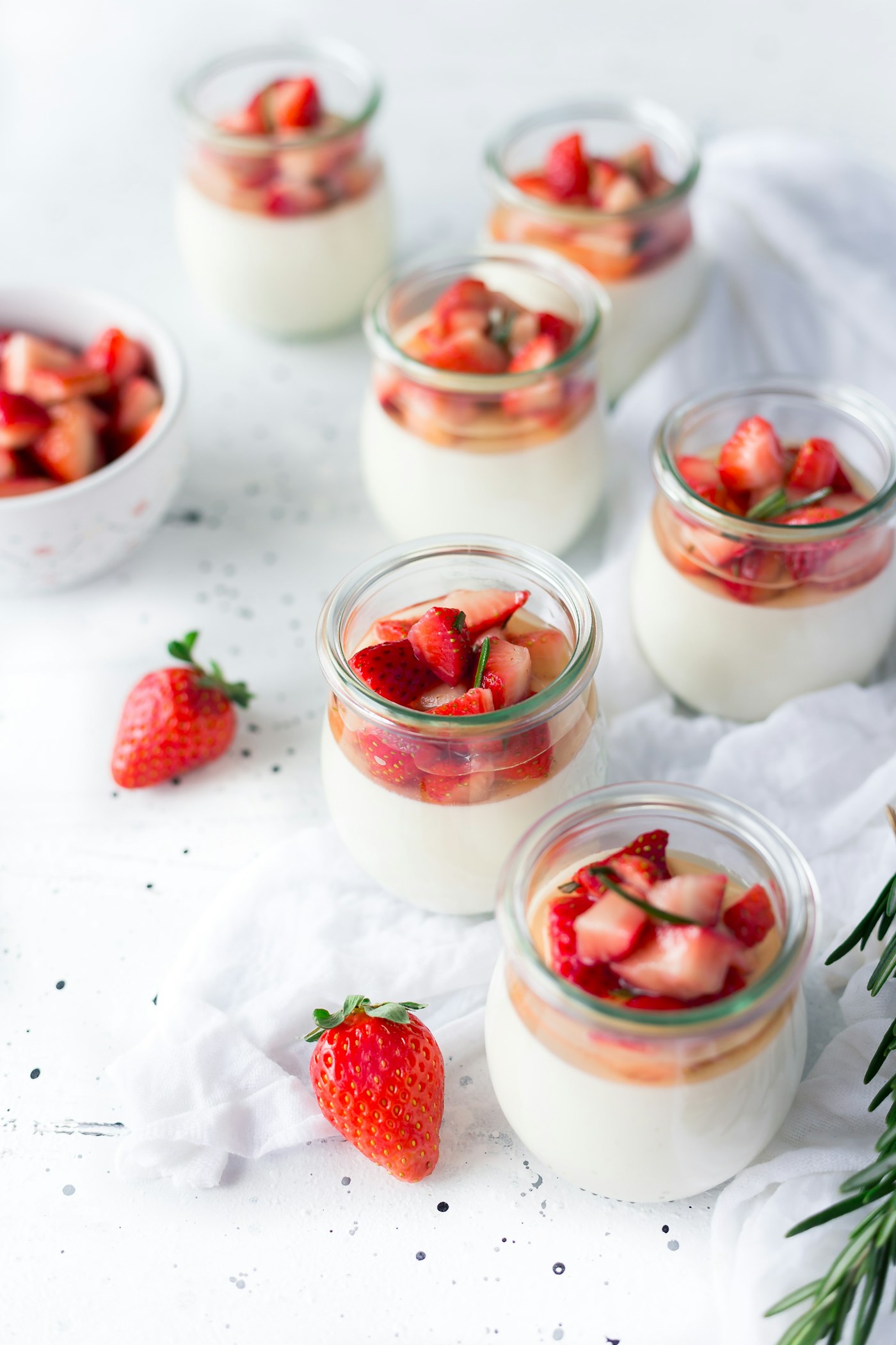 Yogurt e frutta fresca